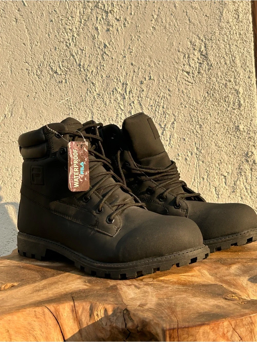 Fila Men's Watersedge 17 Waterproof boots New Size 11